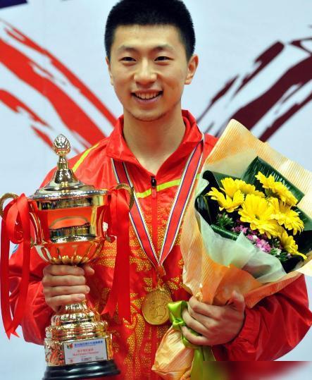 他在球场上 他在球场上